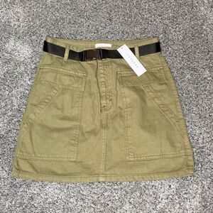 NWT TopShop clip belt utility skirt. Size 4